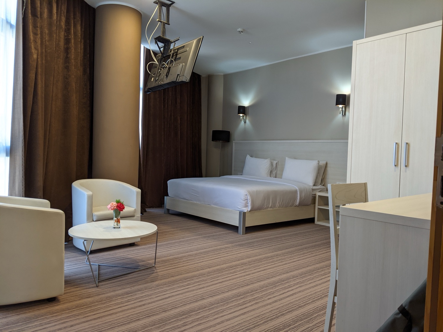 Suite Single du Zénith Hôtel Oran, coin salon